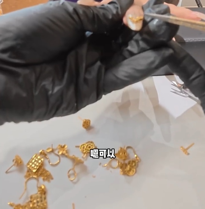 突然火了！今年春节流行做“黄金甲”，有人花了4万元！网友：随便丢一个几千元没了