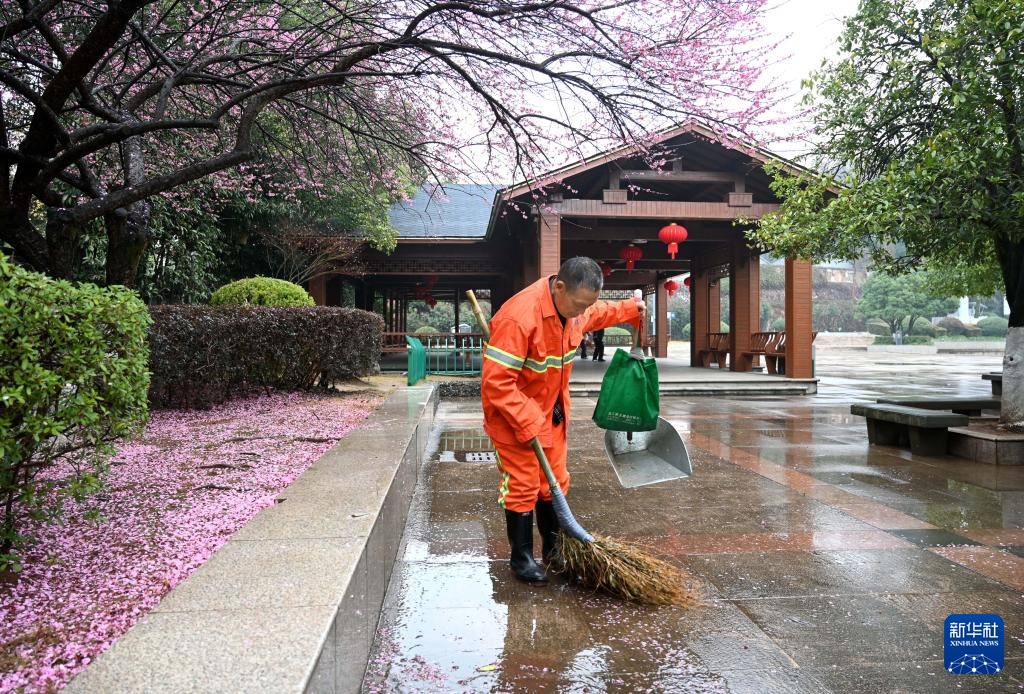 大年初一我在岗