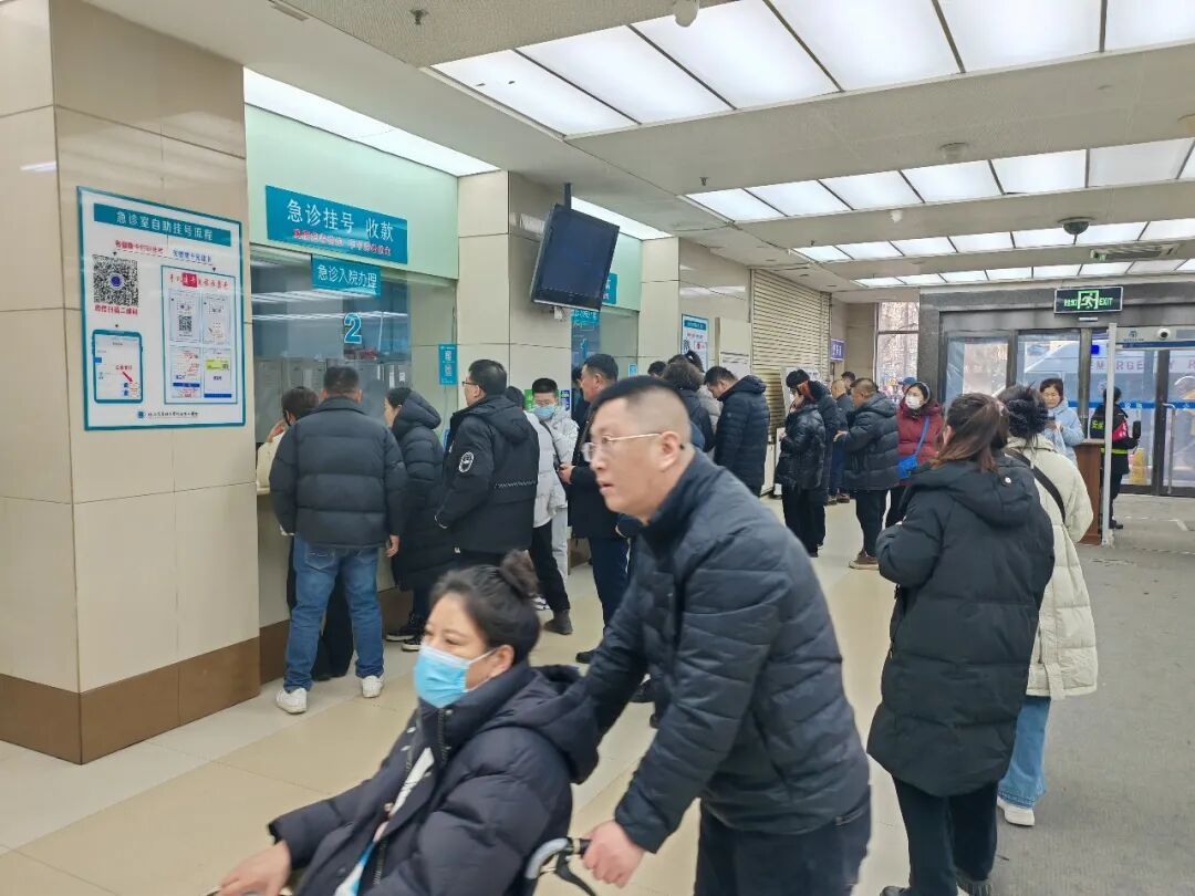 急诊室的春节,没有休假只有坚守 急诊室的春节,没有休假只有坚守