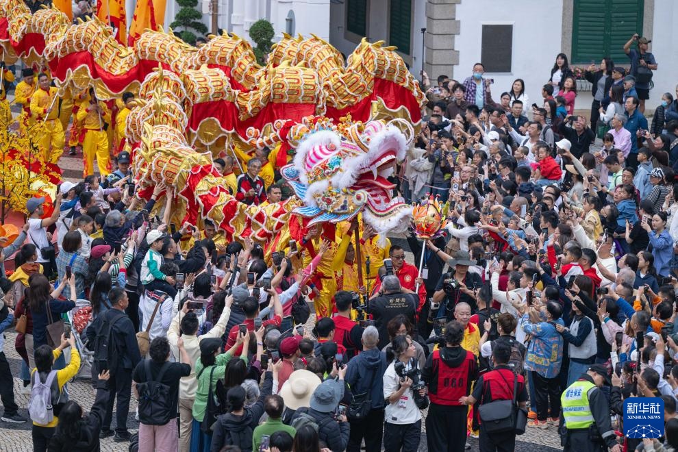 澳门举办春节社区巡演活动