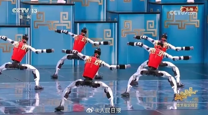 机器人全面入侵春晚！网友：中国机器人进化开倍速了吧！？