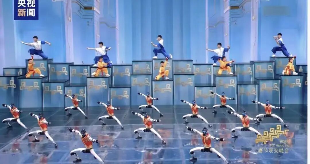 去年扭秧歌今年直接上武术，宇树科技王兴兴发文，回应“机器人进化速度有多快”