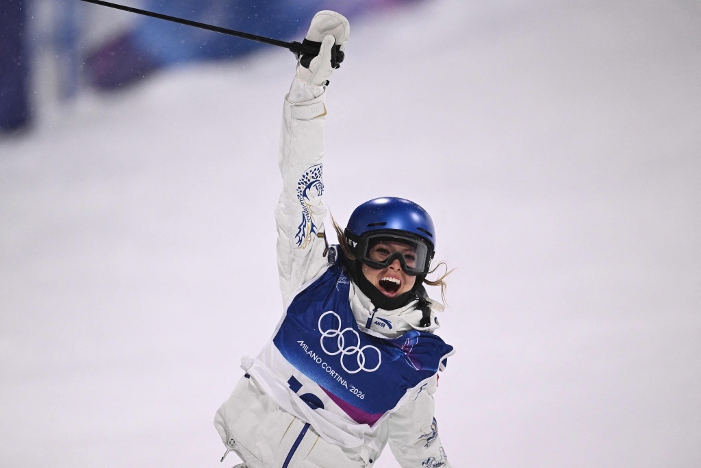 谷爱凌再添一银，创造历史背后，她的“敢于上场”更珍贵