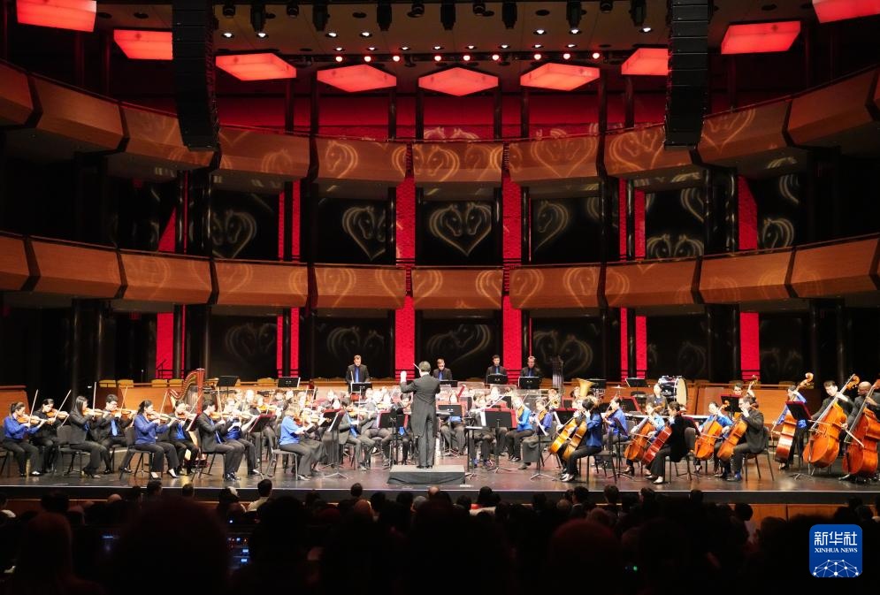 “春之声”中国新年音乐会在纽约举行 “春之声”中国新年音乐会在纽约举行