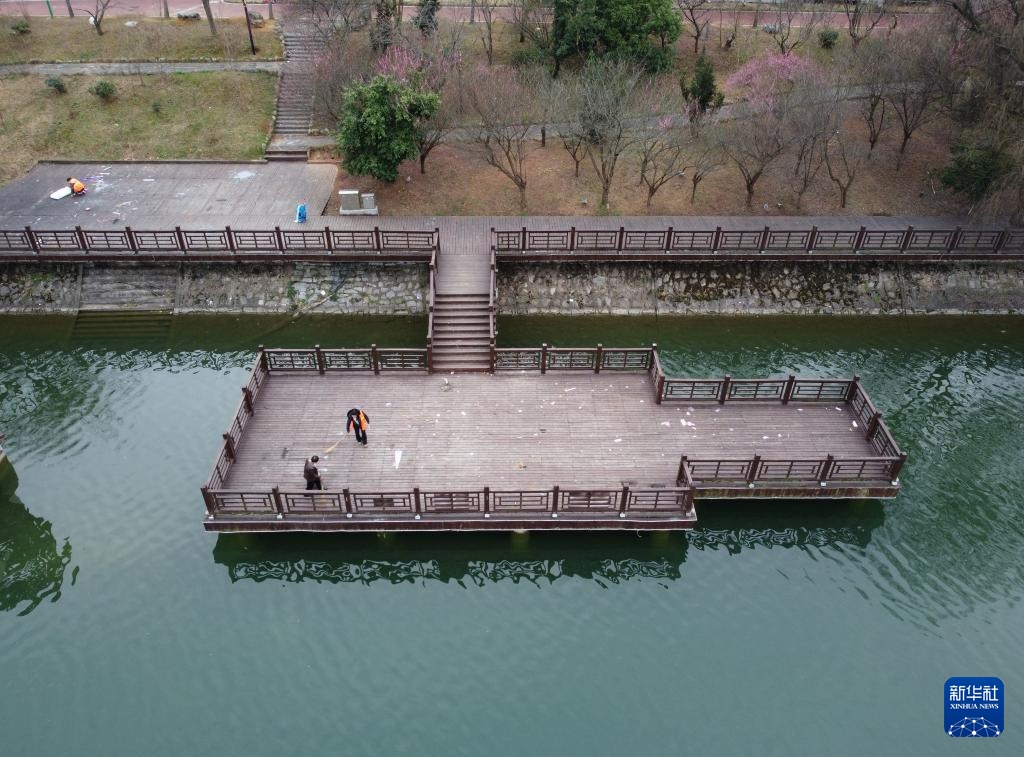 大年初一我在岗