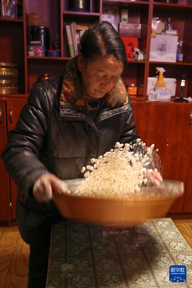 除夕逢“古突” 雪域高原话团圆