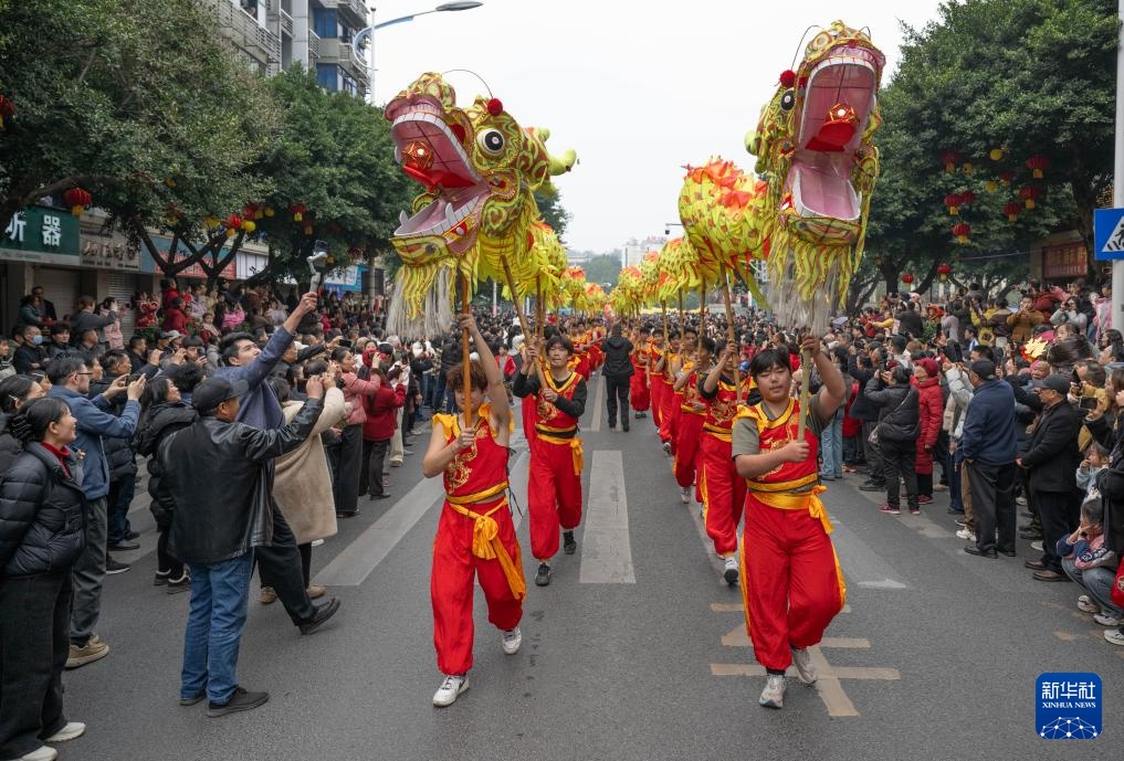 重庆铜梁龙舞春节大巡游活动启幕