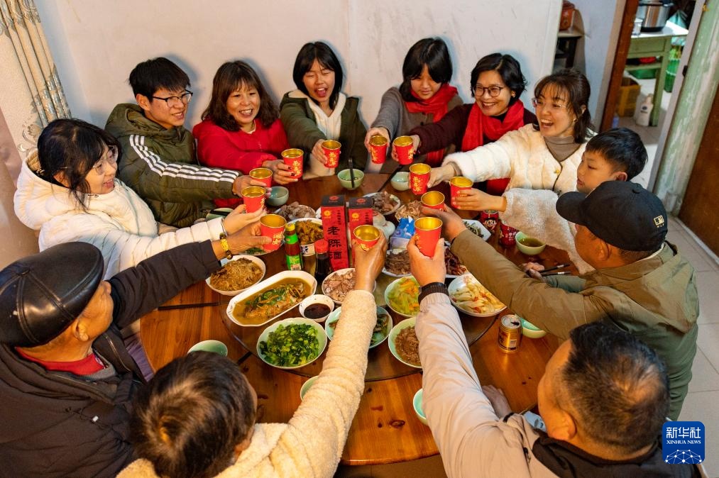 欢腾中国年丨一席年夜饭 共庆中国年 欢腾中国年丨一席年夜饭 共庆中国年