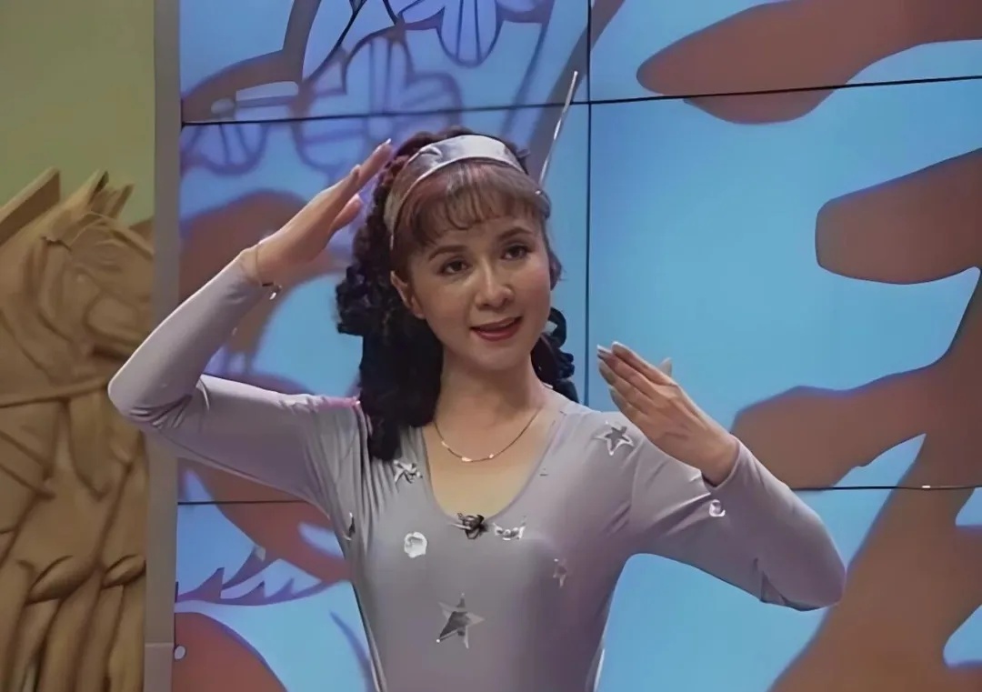 30年春晚，从扮演机器人到玩转机器人，蔡明谈这份“最难的工作”