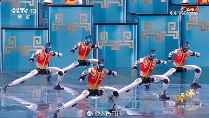 机器人全面入侵春晚！网友：中国机器人进化开倍速了吧！？