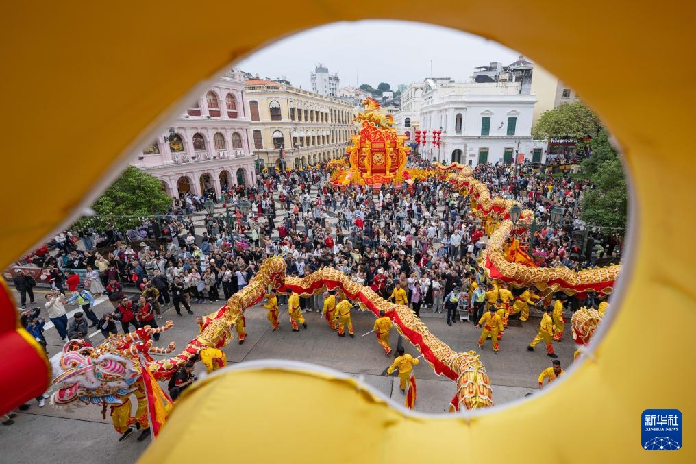 澳门举办春节社区巡演活动