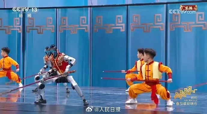 机器人全面入侵春晚！网友：中国机器人进化开倍速了吧！？