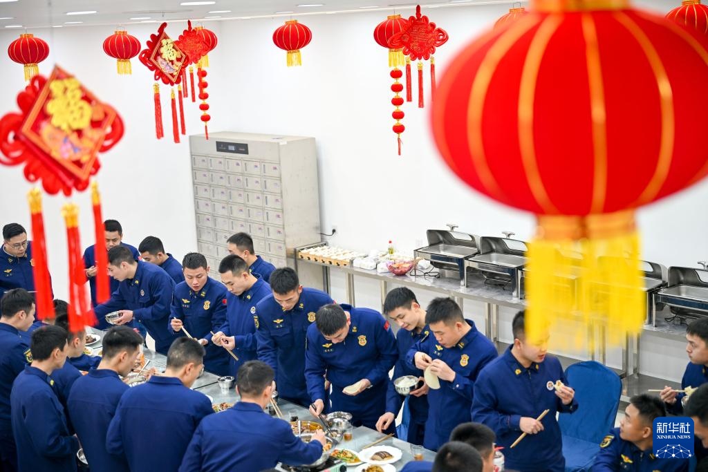 欢腾中国年丨一席年夜饭 共庆中国年 欢腾中国年丨一席年夜饭 共庆中国年