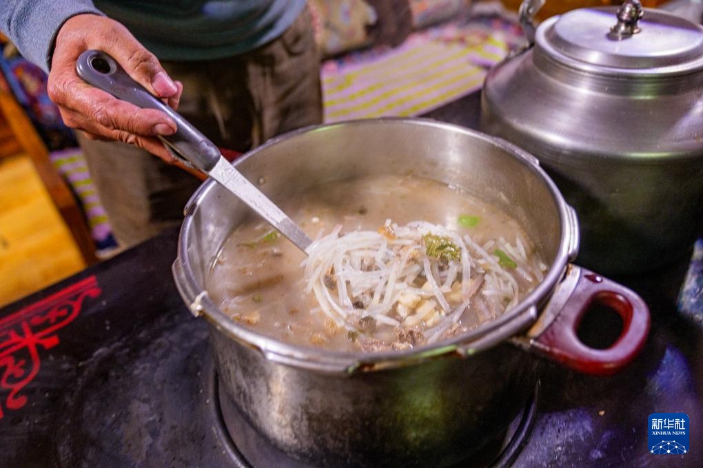 除夕逢“古突” 雪域高原话团圆