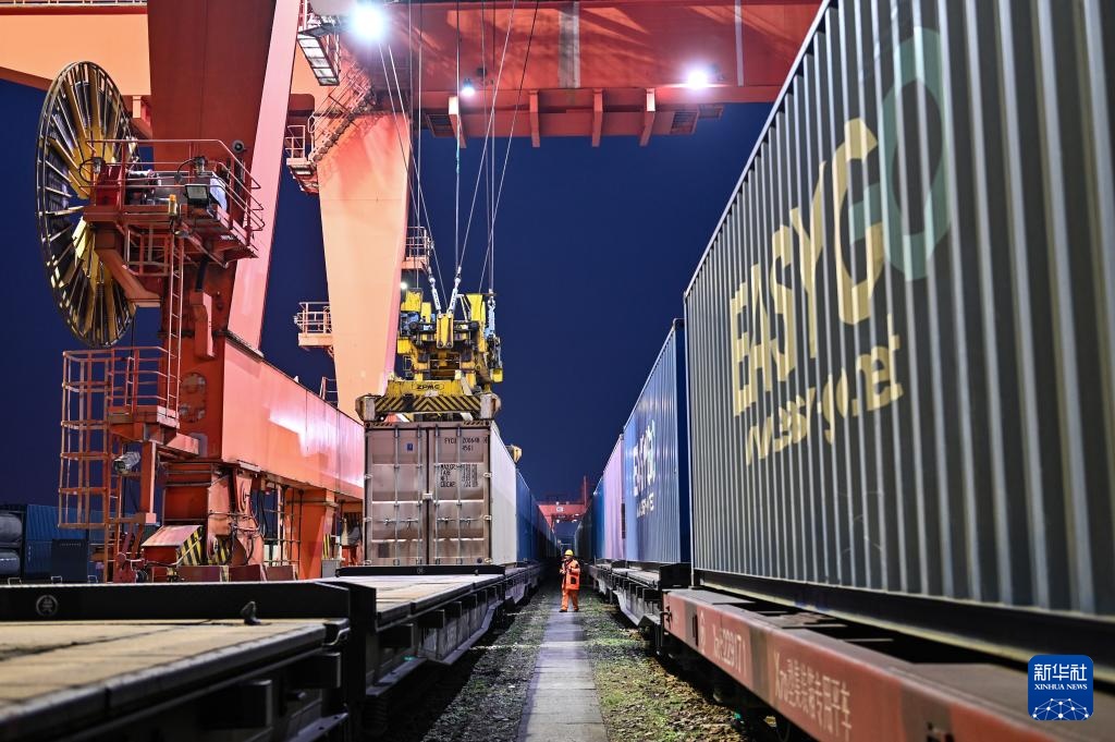 成都中欧班列马年首发