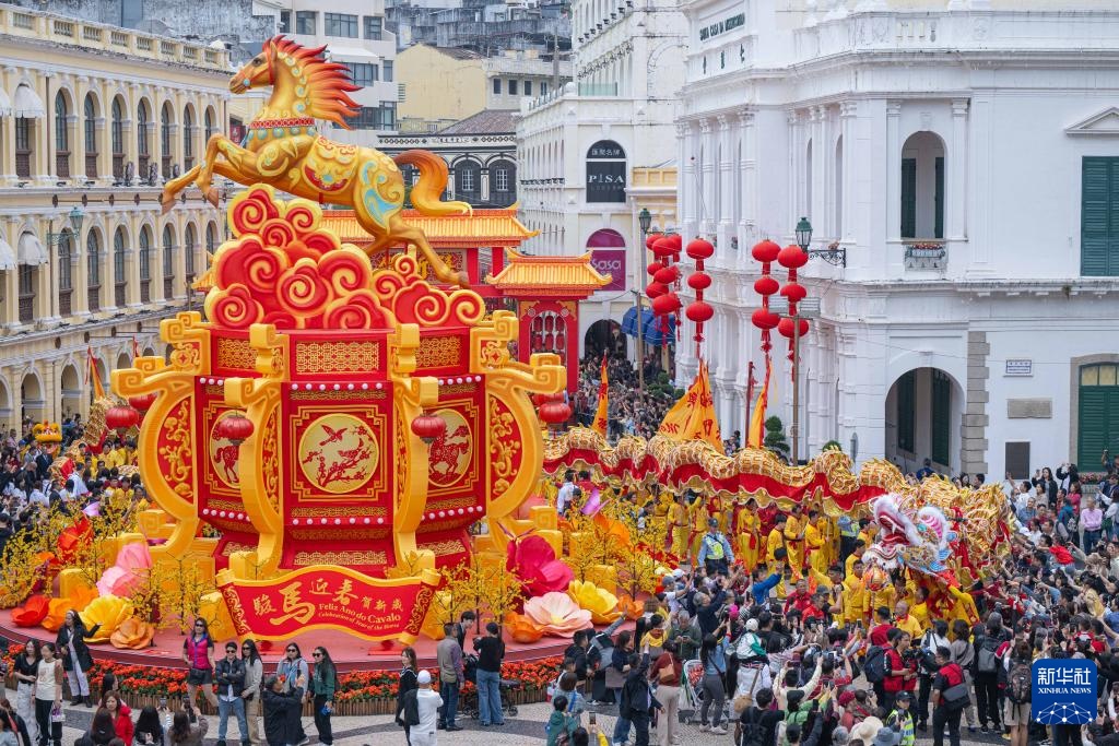 澳门举办春节社区巡演活动