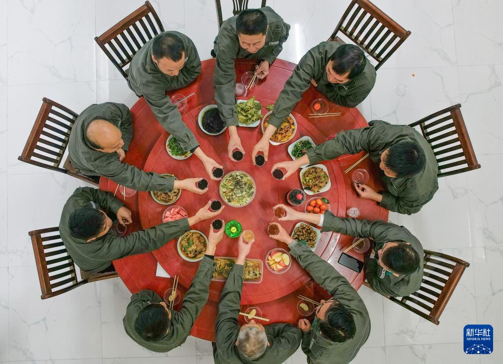 欢腾中国年丨一席年夜饭 共庆中国年 欢腾中国年丨一席年夜饭 共庆中国年