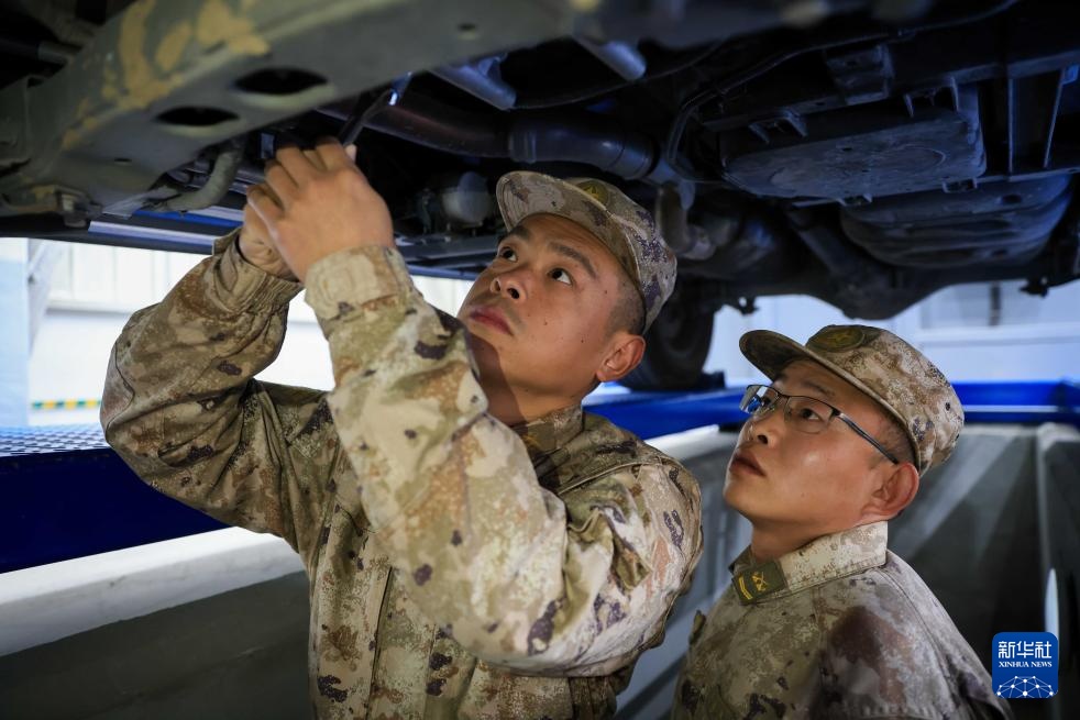 万家团圆，有他们守护