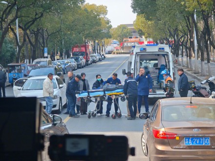 暖心！消防员归队途中顺手救人