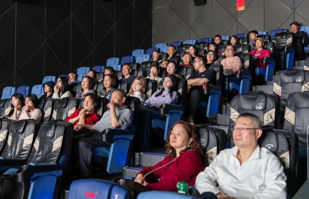 票房超2.7亿！深圳取景！《惊蛰无声》上映首日的深圳人：在电影院激动坏了