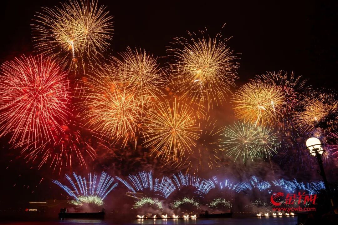 800米璀璨！广州白鹅潭15万发烟花点亮马年夜空