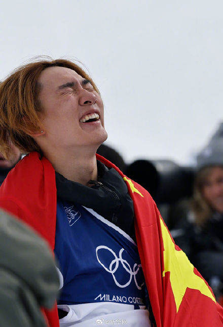 现场高清大图来了！苏翊鸣金牌