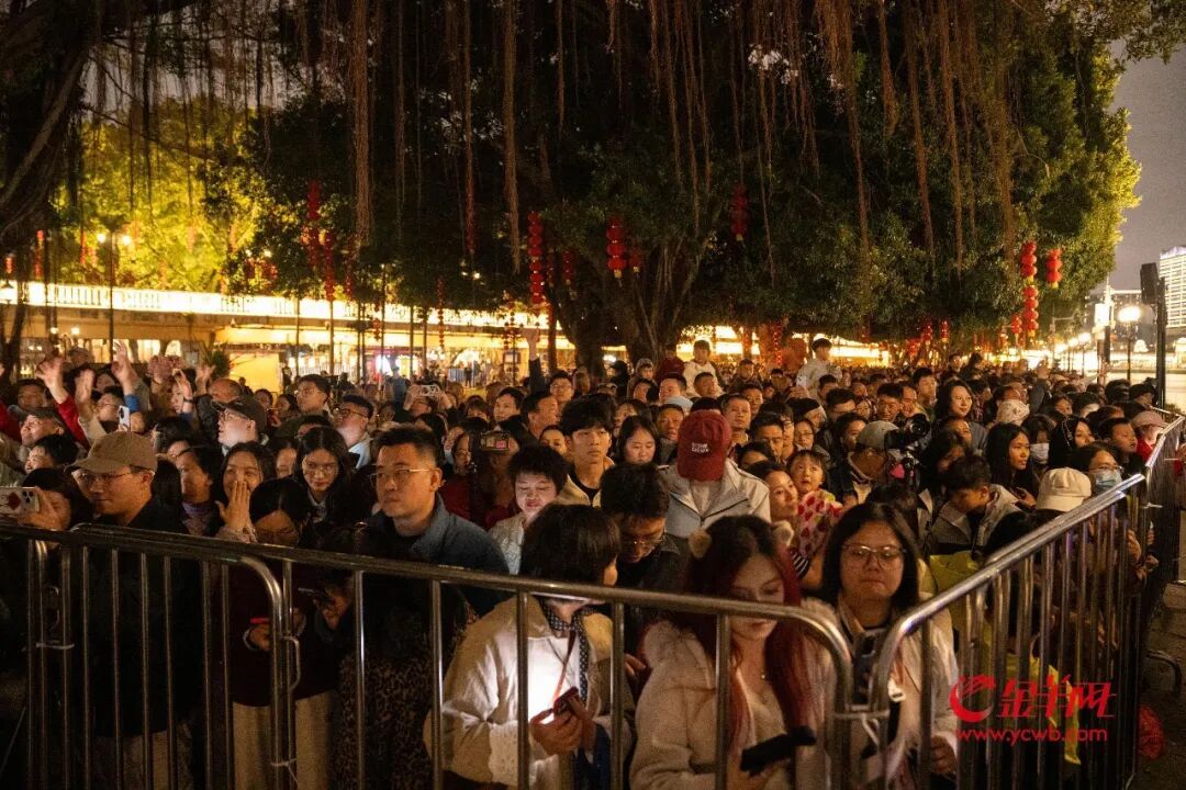 800米璀璨！广州白鹅潭15万发烟花点亮马年夜空