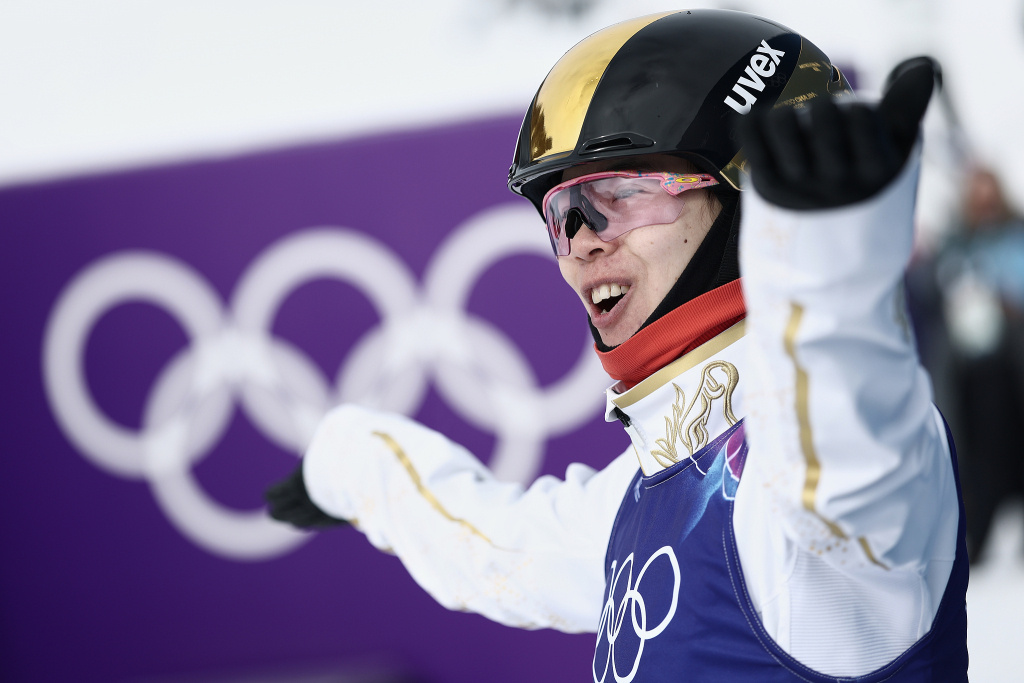 第二金！徐梦桃斩获自由式滑雪女子空中技巧金牌，邵琪摘铜