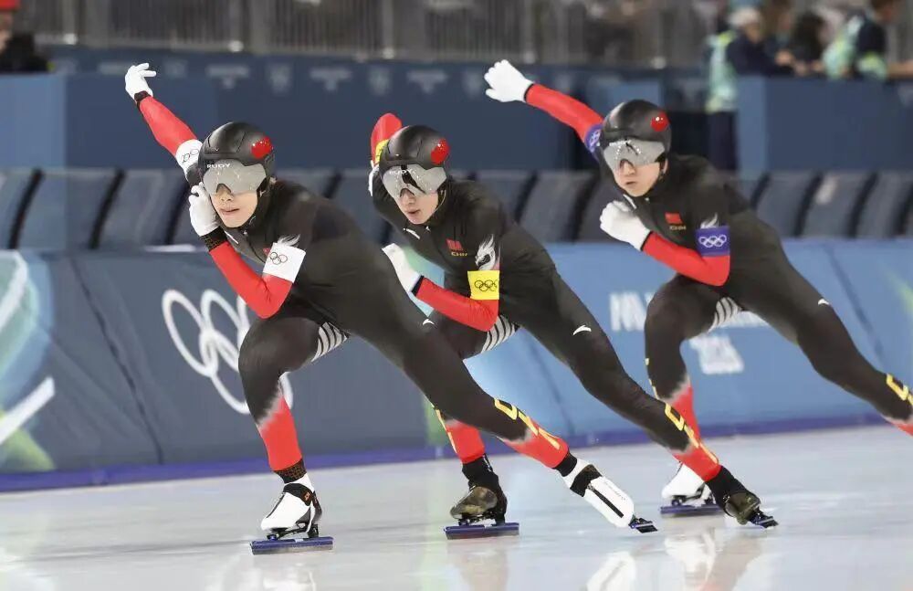中国速滑男团0.09秒创历史的背后，是战术、默契和勇气的胜利