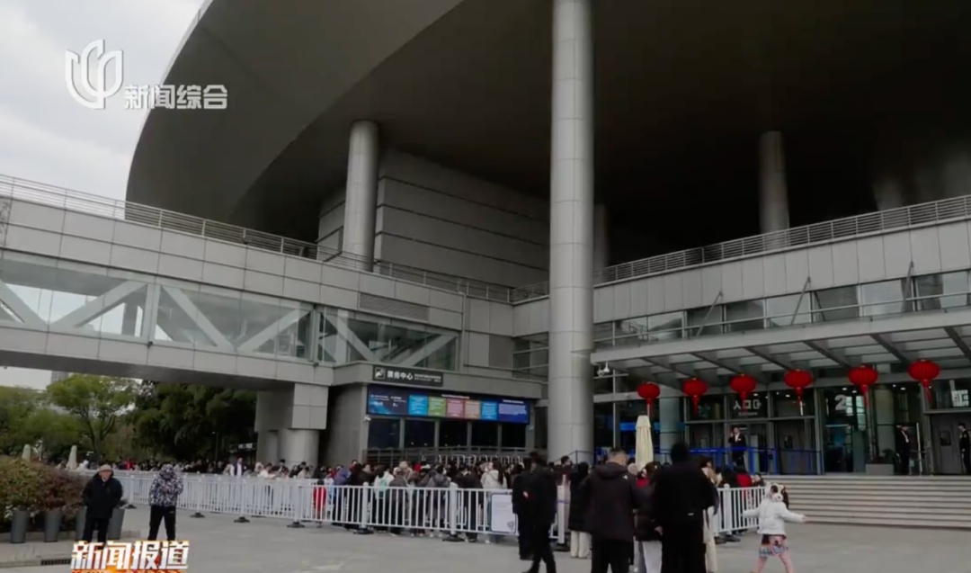 上海这里人扑扑满！几万人涌入，"完全走不动"！这几日延迟一小时关闭️