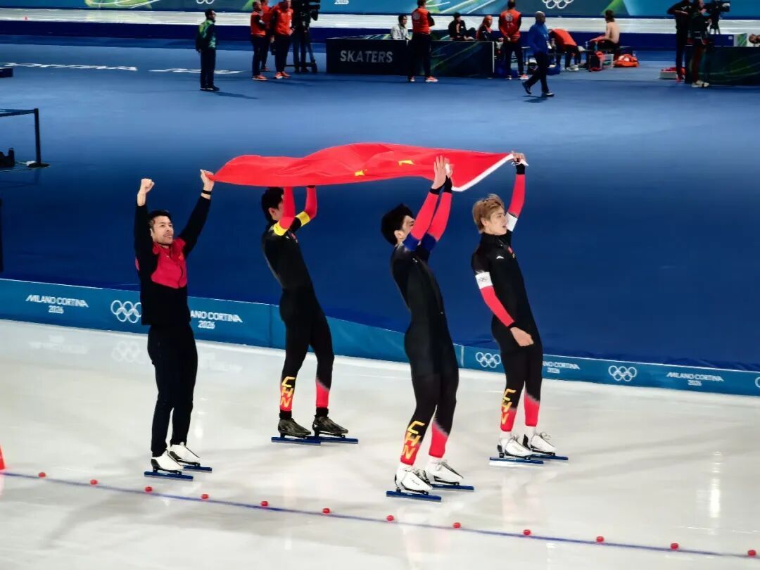 创造历史!中国速滑男子团体追逐摘铜 创造历史!中国速滑男子团体追逐摘铜
