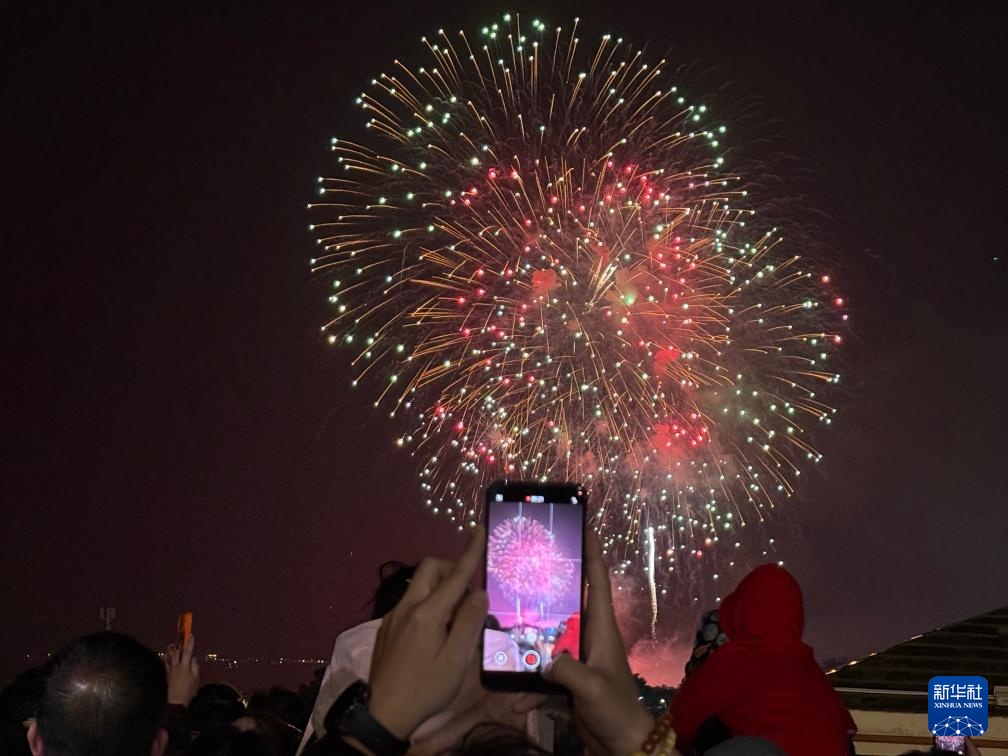 厦门金门同放焰火共庆新春 厦门金门同放焰火共庆新春