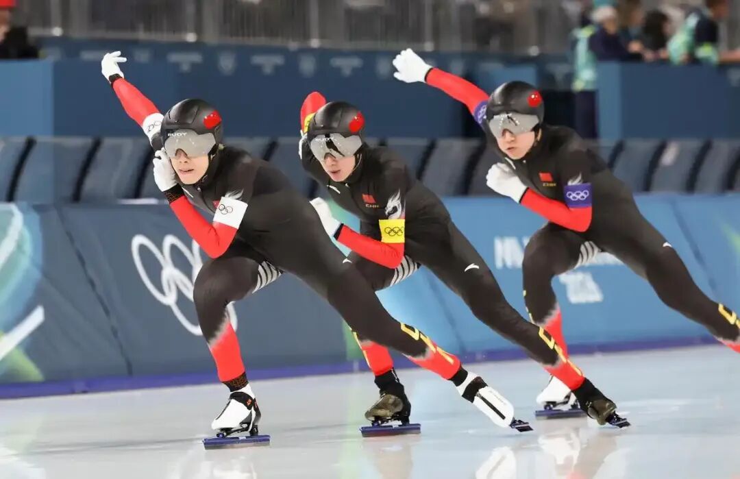 创历史！中国速滑首登团体项目冬奥领奖台
