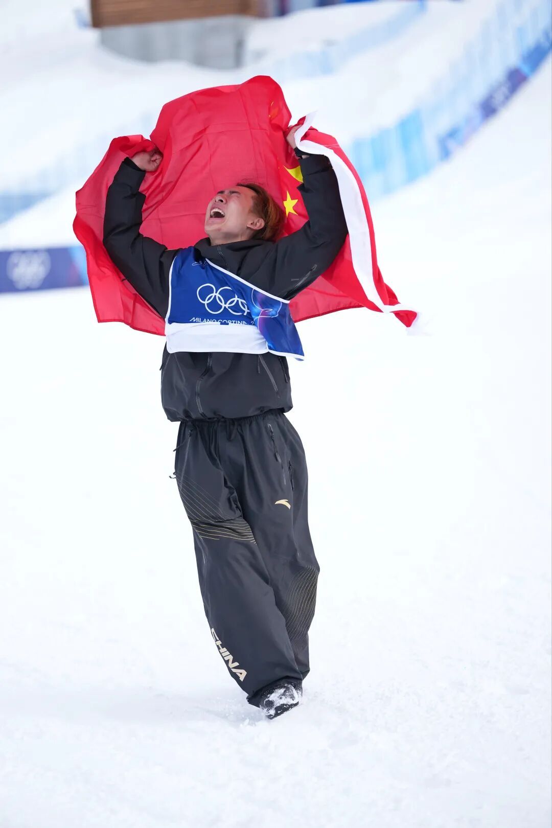 苏翊鸣,中国队首金! 苏翊鸣,中国队首金!