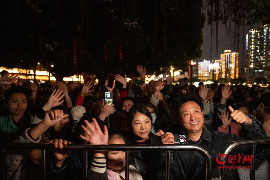 800米璀璨！广州白鹅潭15万发烟花点亮马年夜空