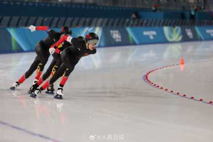 创造历史！中国队速度滑冰男子团体摘铜