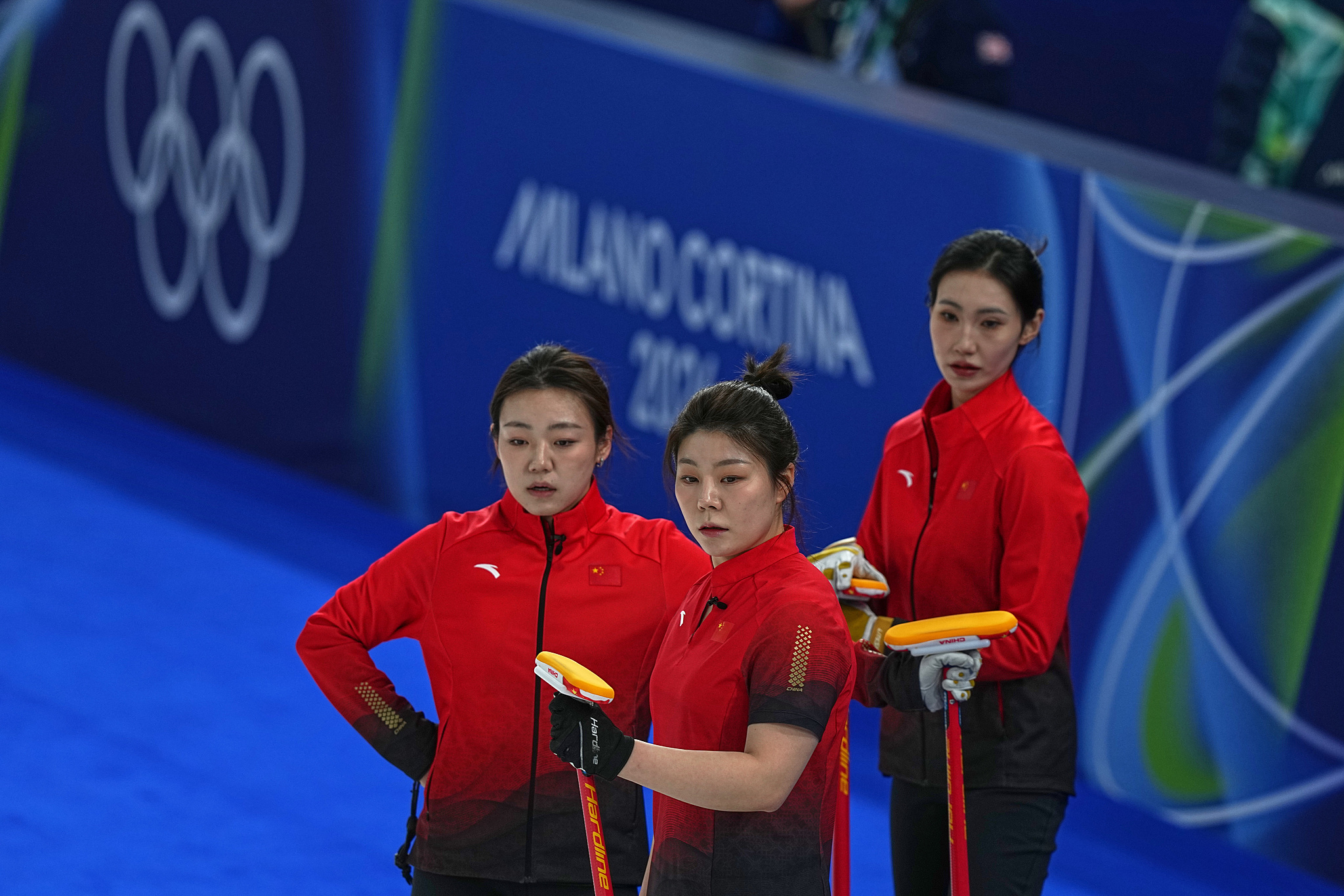 冬奥会冰壶女子循环赛：中国队7-8不敌丹麦队