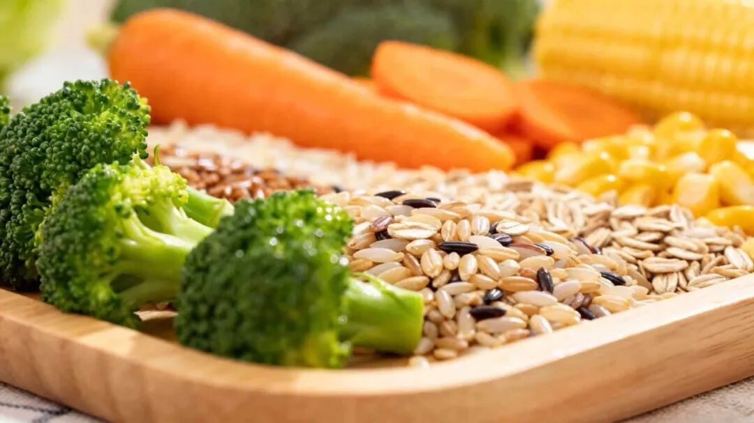 雨水|雨润东风生暖意，养脾祛湿护安康。春季养生攻略速收藏→