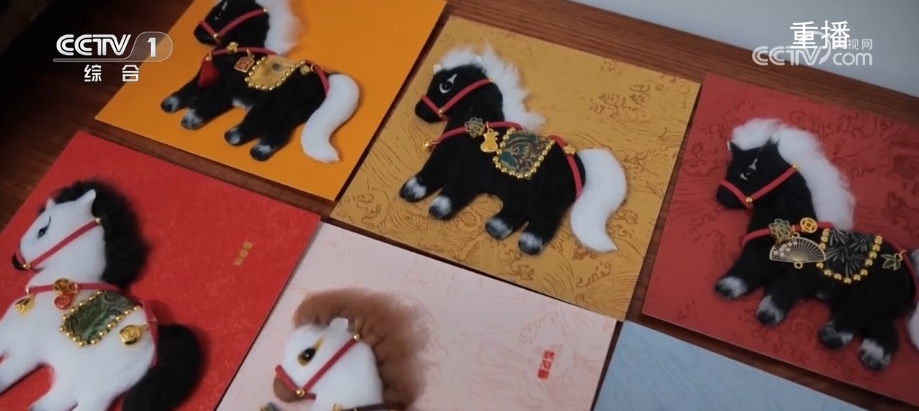 当非遗技艺融入日常审美 马年文创跨界频频破圈催生火热消费新图景 当非遗技艺融入日常审美 马年文创跨界频频破圈催生火热消费新图景