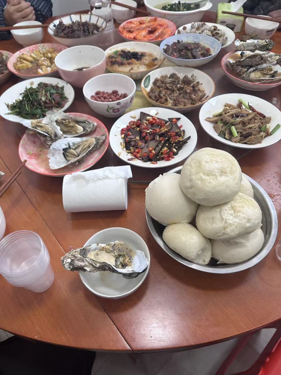 新春走基层丨送给妈妈的一只手镯,圈住长沙南站驶出的爱与团圆 新春走基层丨送给妈妈的一只手镯,圈住长沙南站驶出的爱与团圆