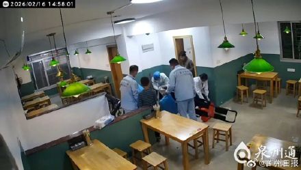 孕妇除夕旅游时早产在肉粽店分娩，好心人上演“生命接力”守护母女平安