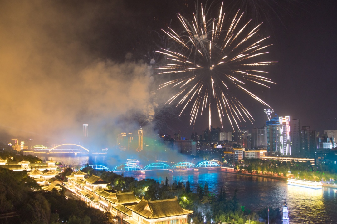 出站遇喜，马到成功！这三座火车站要“火”！