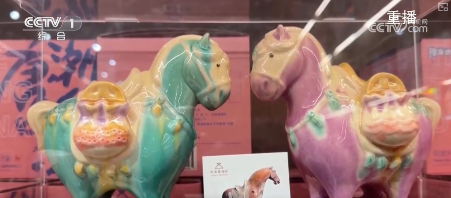 当非遗技艺融入日常审美 马年文创跨界频频破圈催生火热消费新图景 当非遗技艺融入日常审美 马年文创跨界频频破圈催生火热消费新图景