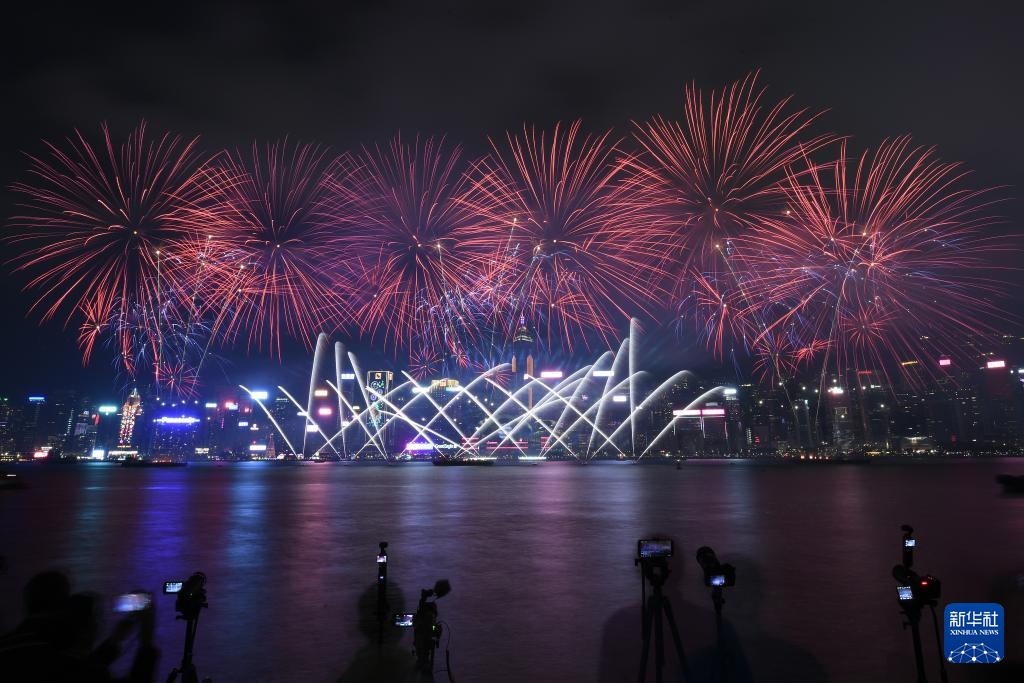 香港：烟花汇演庆新春
