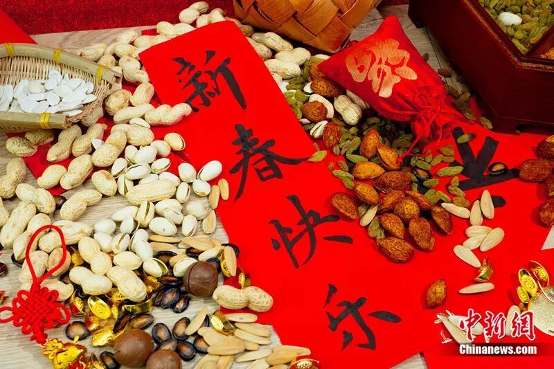 为什么中国人过年总爱“嗑”瓜子?