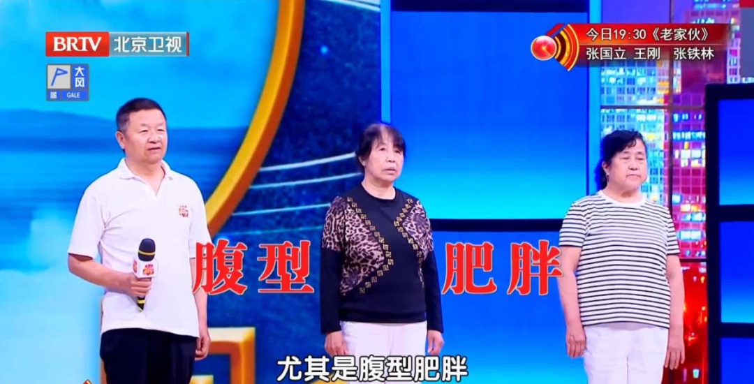 手上有个 “排垃圾” 穴,每天按一按,平肚又养颜 手上有个 “排垃圾” 穴,每天按一按,平肚又养颜