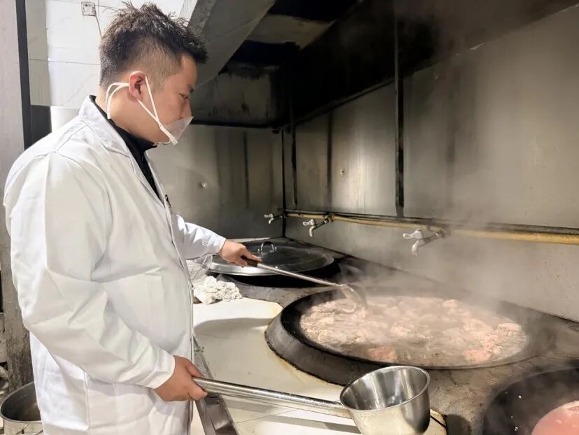 一天2000斤都不够卖!杭州这里忙得热火朝天,有人坐3小时的车赶来… 一天2000斤都不够卖!杭州这里忙得热火朝天,有人坐3小时的车赶来…