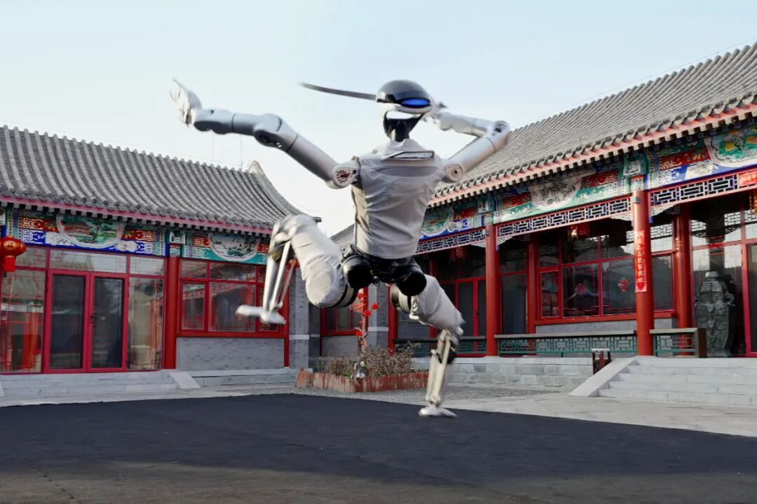 这个春节，被机器人“硬控”了