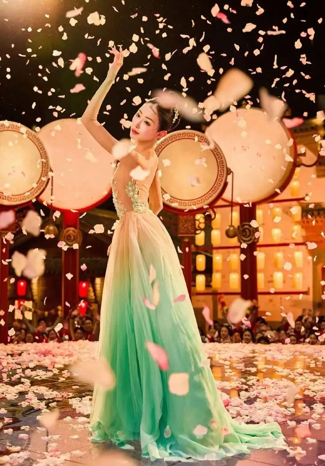 她抗癌归来,第5次登上春晚! 她抗癌归来,第5次登上春晚!