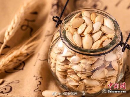 为什么中国人过年爱嗑瓜子